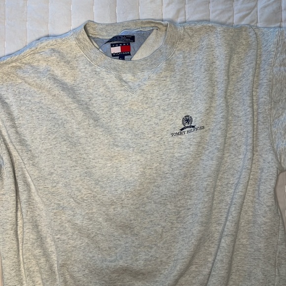Tommy Hilfiger crewneck sweater - Picture 2 of 9